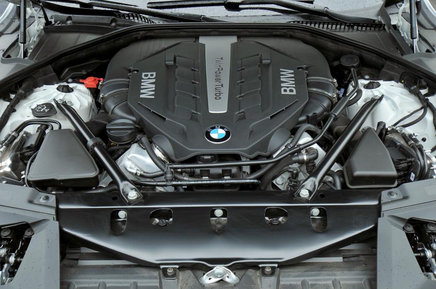  BMW 750i 2013 года  (фото 3 из 56)